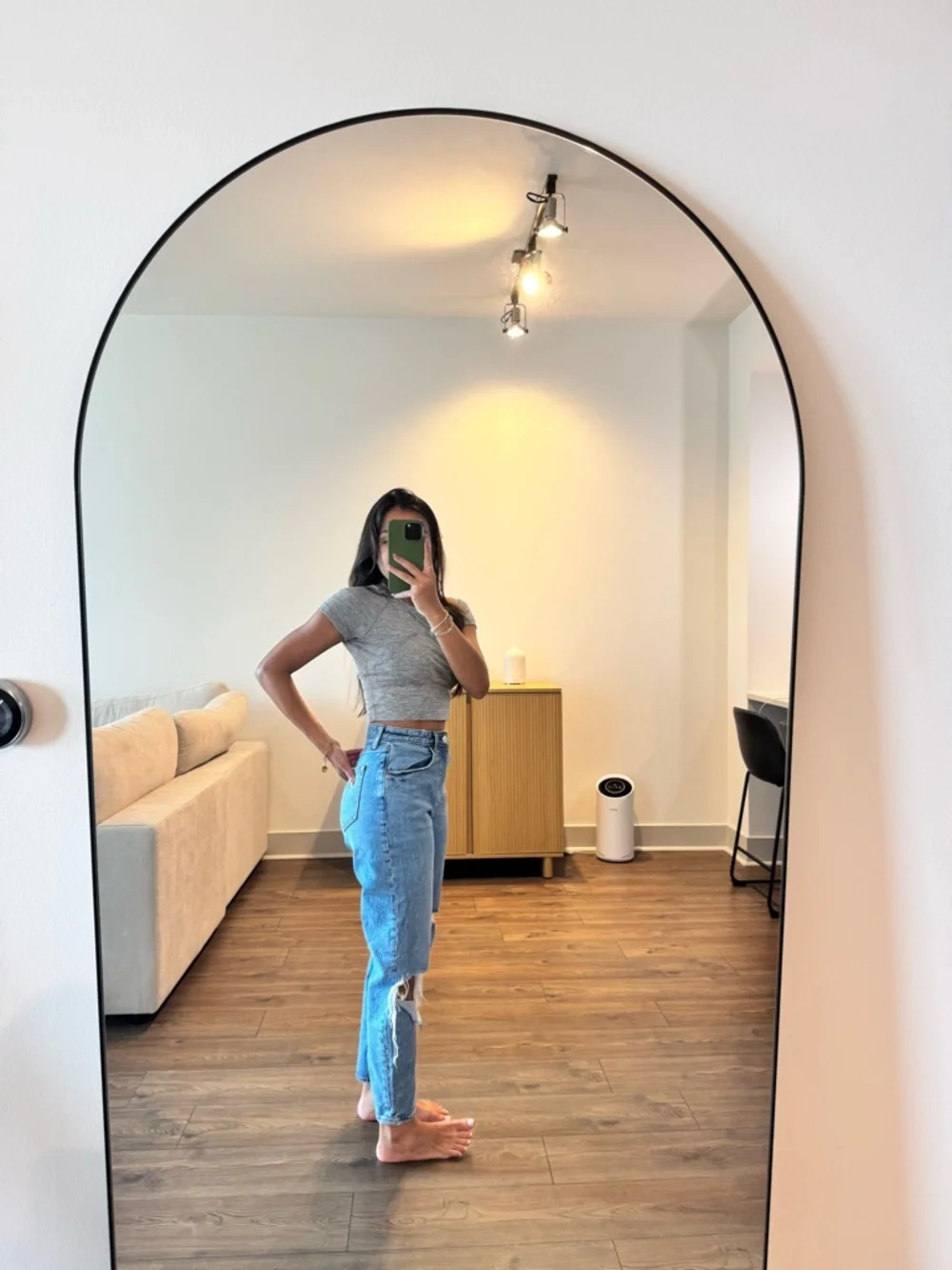 Abercrombie & Fitch Light Blue Distressed 80’s High Rise Mom Jeans - Picture 2 of 4